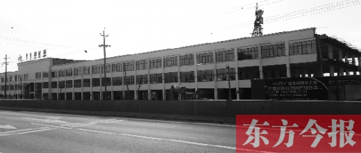 家居建材城已經(jīng)封頂，可耿莊村的安置房還未見蹤影。