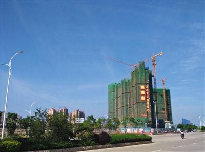 泉州東海片區(qū)海悅府地產(chǎn)項(xiàng)目。該項(xiàng)目開發(fā)公司董事蔡俊偉于春節(jié)前被帶走調(diào)查。