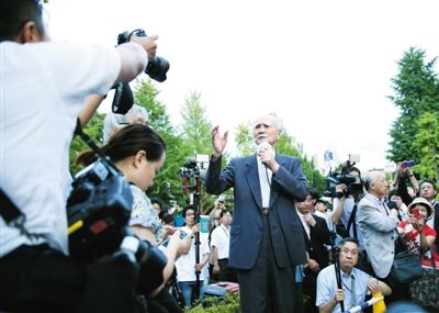 23日，91歲的日本前首相村山富市在東京街頭演講，反對(duì)日本政府強(qiáng)行推進(jìn)安保法案。