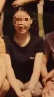 吳老師教音樂，已在該校工作十幾年。