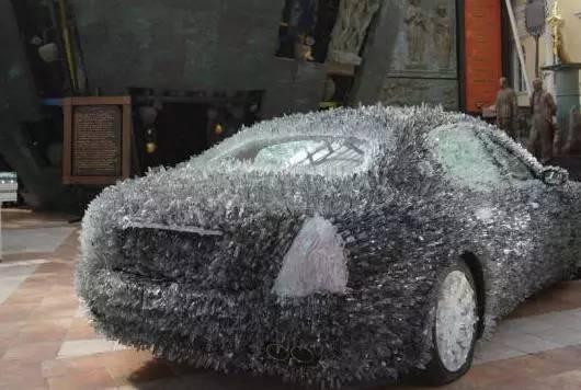 驚！車(chē)主用玻璃渣改裝瑪莎拉蒂