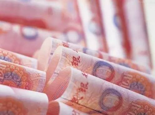 對增收潛力大、帶動能力強的7大群體（技能人才、新型職業(yè)農(nóng)民、科研人員、小微企業(yè)創(chuàng)業(yè)者、企業(yè)經(jīng)營管理人、基層干部隊伍、有勞動能力困難群體）實施激勵計劃，推出差別化收入分配激勵政策，帶動城鄉(xiāng)居民實現(xiàn)總體增收。