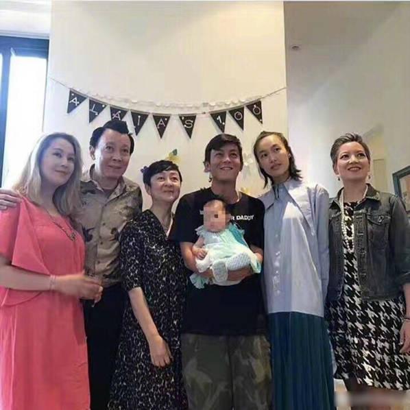 陳冠希女兒首曝光 陳冠希女友是誰？秦舒培個(gè)人資料照片家庭背景