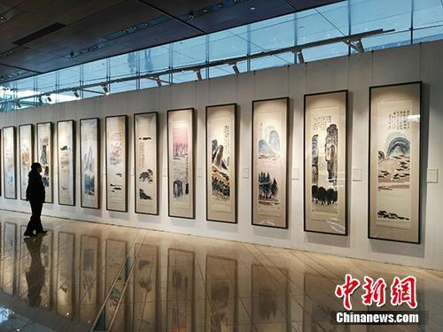 齊白石作品《山水十二條屏》在北京展出。<a target='_blank'  _fcksavedurl='http://www.chinanews.com/' _fcksavedurl='http://www.chinanews.com/' >中新網(wǎng)</a>記者 宋宇晟 攝