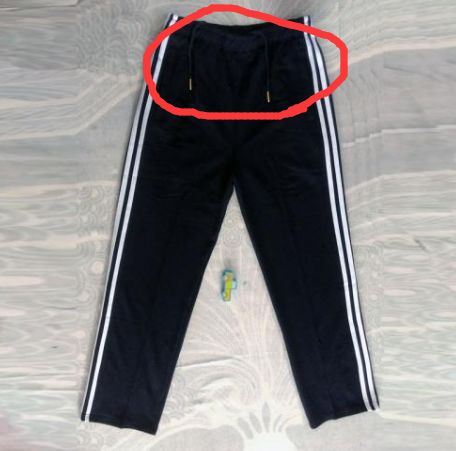 嚇哭！6歲男孩被夾斷手指 罪魁禍?zhǔn)拙故切７? oldsrc=