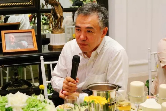 就藝術(shù)品投資收藏、人工智能、基因檢測(cè)等話(huà)題，劉東曉博士一一做了分析講解。