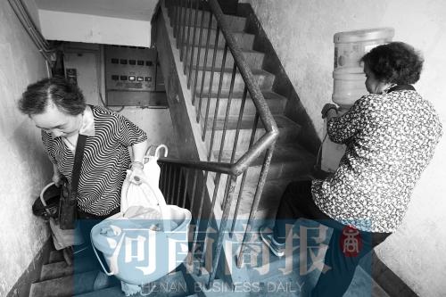 鄭州2萬(wàn)多棟舊樓需加裝電梯 相關(guān)政策允許嗎？