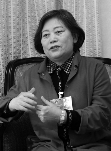 代表檔案：王繡 全國(guó)人大代表、洛陽(yáng)博物館名譽(yù)館長(zhǎng)