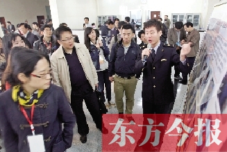 鄭州新鄭綜合保稅區(qū)的成就，引發(fā)了六省媒體記者的關(guān)注