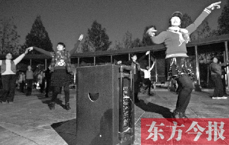 做到既讓跳舞的人有地方，又不影響他人休息，這才是化解矛盾的根本出路