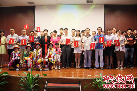 經(jīng)過網(wǎng)絡(luò)投票和專家評審，最終農(nóng)民兄弟樂隊的歌曲《中國夢》、動畫片《紅孩兒與大學(xué)院》以及《中原福塔兒童