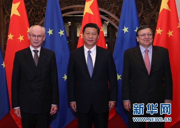 習(xí)近平會(huì)見(jiàn)歐洲理事會(huì)主席范龍佩和歐盟委員會(huì)主席巴羅佐。新華社記者 龐興雷 攝