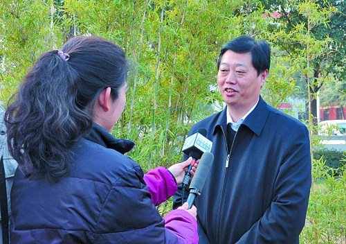 十八大代表、南陽市委書記李文慧談學(xué)習(xí)十八大精神體會(huì)