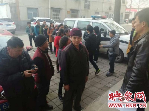 滎陽78名貴州籍農(nóng)民工兄弟拿到工資回家啦！