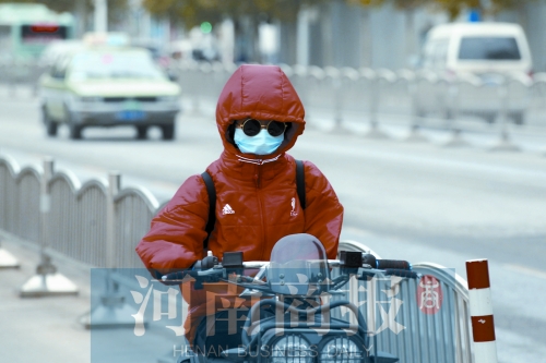 全副武裝，抵抗寒風(fēng)