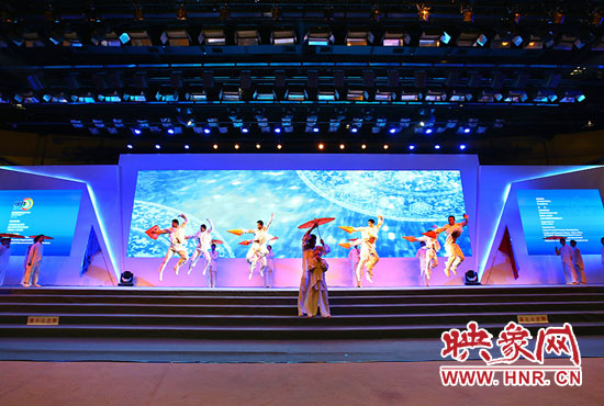現(xiàn)場(chǎng)表演。