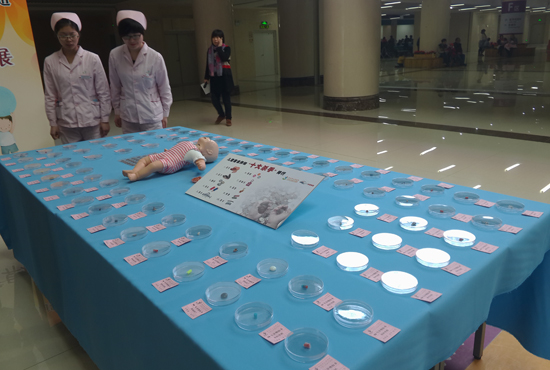 鄭州市兒童醫(yī)院舉行的首屆兒童氣道、食道異物展