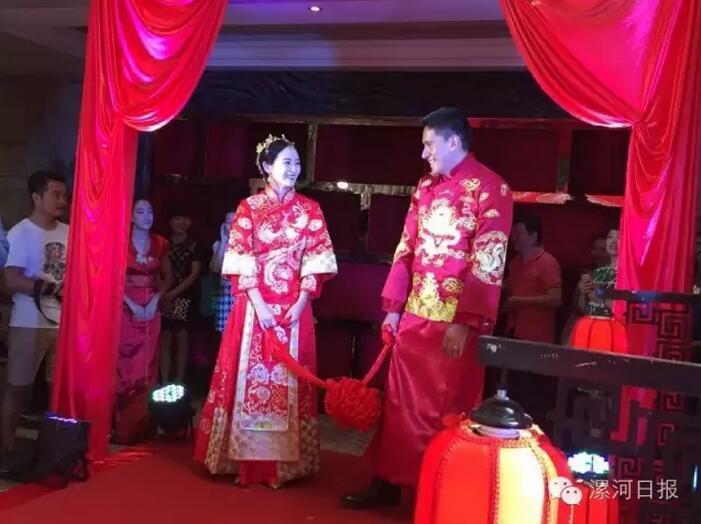 婚禮現(xiàn)場(chǎng)。