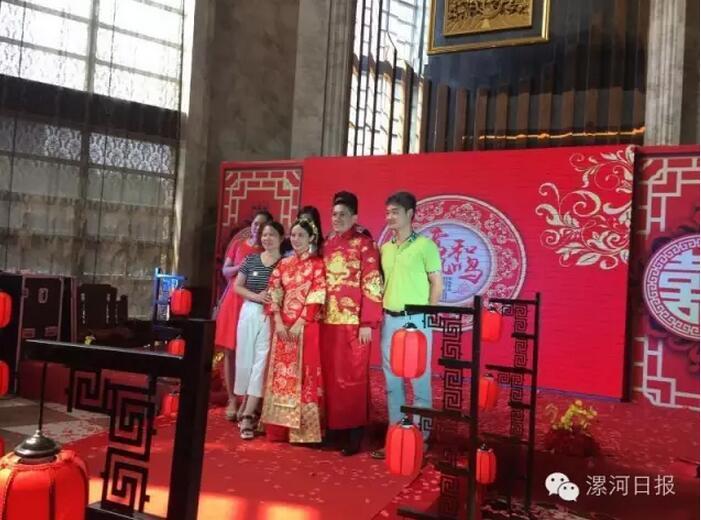 婚禮現(xiàn)場(chǎng)。