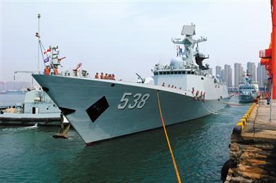 中國(guó)導(dǎo)彈護(hù)衛(wèi)艦煙臺(tái)艦——滿(mǎn)載排水量4000余噸，艦長(zhǎng)134.1米，艦寬16米，是我國(guó)自主設(shè)計(jì)、研制的