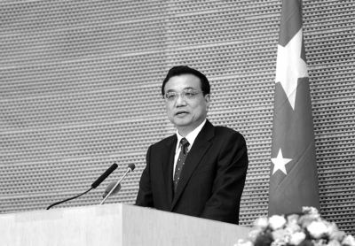 當(dāng)?shù)貢r間5月5日，國務(wù)院總理李克強(qiáng)在非盟會議中心發(fā)表演講。圖/中國政府網(wǎng)