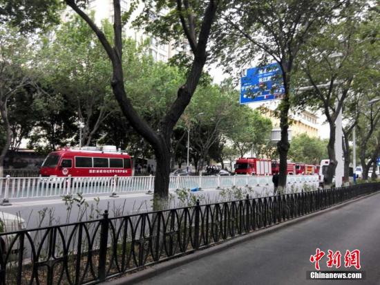 5月22日7時(shí)50分許，烏魯木齊市沙依巴克區(qū)公園北街早市發(fā)生一起爆炸案，造成人員傷亡。