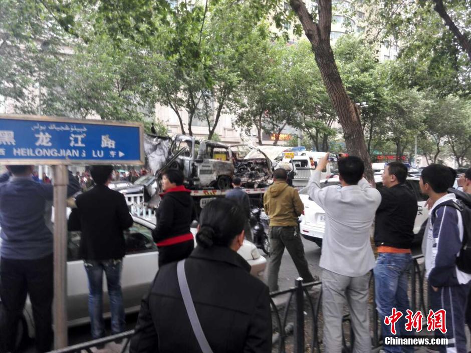 自治區(qū)和烏魯木齊市有關(guān)部門迅速處置，傷員已全部送往醫(yī)院救治。