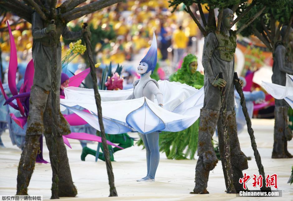 北京時(shí)間6月13日凌晨2時(shí)，巴西世界杯正式拉開(kāi)帷幕。