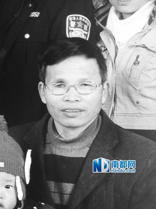  偷拍縣長(zhǎng)收禮的萬(wàn)載縣人汪冬根。