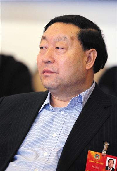 政協(xié)委員、國家電網(wǎng)公司董事長劉振亞說，原來其工資超過100萬，現(xiàn)在他是公司里降薪最多的。圖/CFP