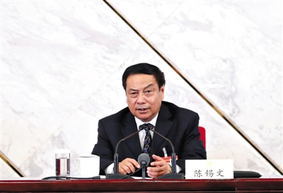 　全國政協(xié)委員、中央農(nóng)村工作領導小組副組長陳錫文。