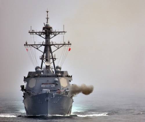 美國(guó)海軍的韋恩、麥亞號(hào)新型驅(qū)逐艦25日在朝鮮半島西部海域與韓國(guó)海軍聯(lián)合軍演