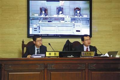 “小黃車”的商標(biāo)所有人“數(shù)人公司”代理律師稱，“ofo小黃車”侵犯了“小黃車”的注冊(cè)商標(biāo)。