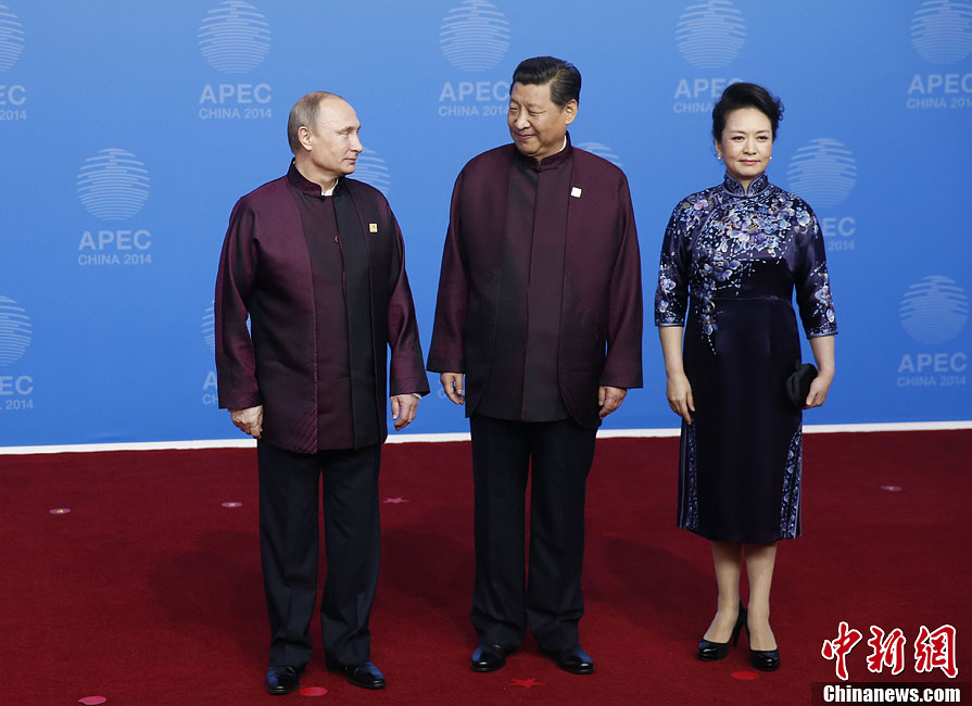 圖為習(xí)近平夫婦歡迎俄羅斯總統(tǒng)普京。中新社發(fā) 杜洋 攝