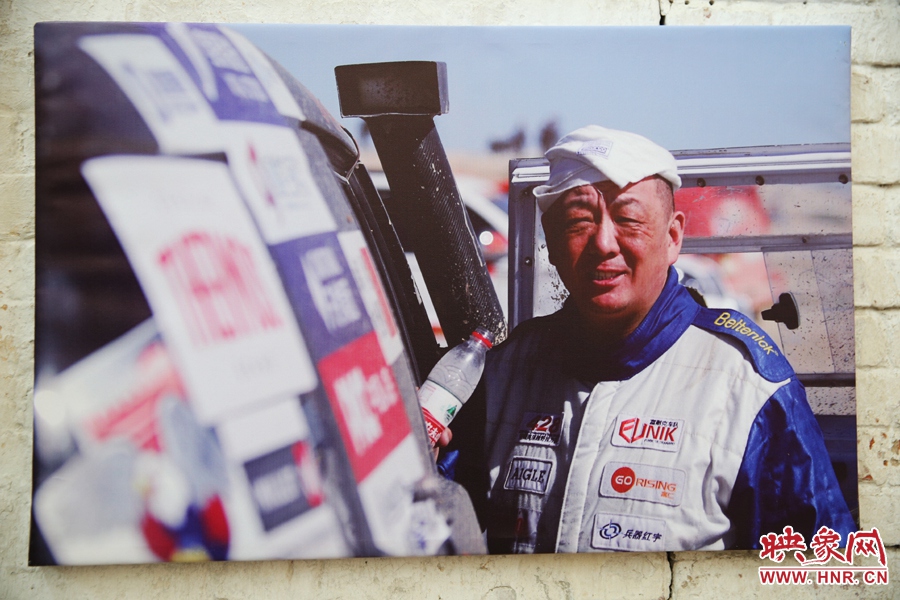 賽車的世界、更是男人的世界。圖為部分參展攝影作品。