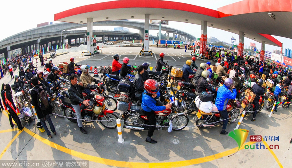 今年廣東、廣西兩省共193座中石化油站將為返鄉(xiāng)車主提供“6+X”免費(fèi)服務(wù)，并將為1萬名“返鄉(xiāng)摩騎”免