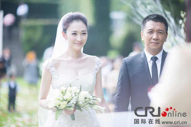 李小冉比利時辦婚禮 朱丹、鐘欣潼、應(yīng)采兒做伴娘
