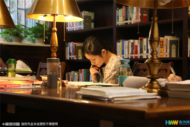 重慶大學改造翻新的“民國風圖書館”走紅網(wǎng)絡，引得無數(shù)網(wǎng)友點贊