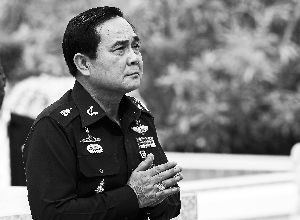 8月21日，巴育在泰國(guó)春武里府出席軍方活動(dòng)。 新華社發(fā)