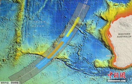 資料圖：當?shù)貢r間2014年6月26日，澳大利亞聯(lián)合調查中心公布MH370新搜尋區(qū)，橙色區(qū)域是優(yōu)先級最