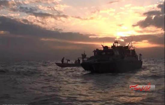 圖為被伊朗俘獲美軍艦艇。