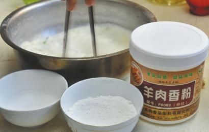市面上出售的羊肉香粉等食品添加劑。