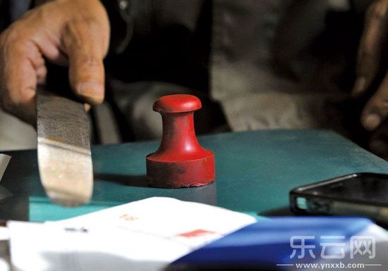 陶云江說起自己的女兒、家庭和現(xiàn)在的狀況時幾度哽咽