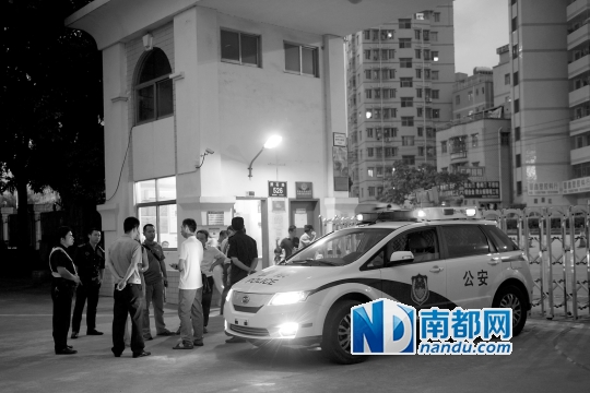 　接人的親戚和校方一度沒(méi)談攏,雙方甚至差點(diǎn)鬧到派出所。