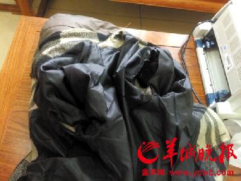 年邁體弱，一些老人家中衣物多年未洗，又舊又破