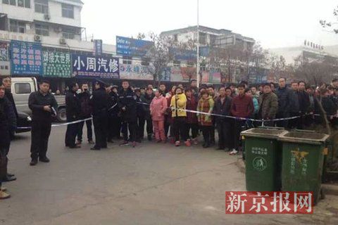 亳州路邊垃圾桶內(nèi)驚現(xiàn)碎尸。網(wǎng)友供圖
