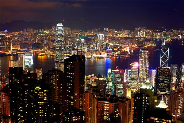 不要溫和地走進那個良夜 因為夜太美！