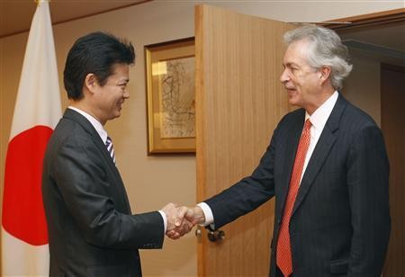 10月15日上午，日本外相玄葉光一郎與到訪的美國常務(wù)助理國務(wù)卿伯恩斯在日外務(wù)省舉行了會談。