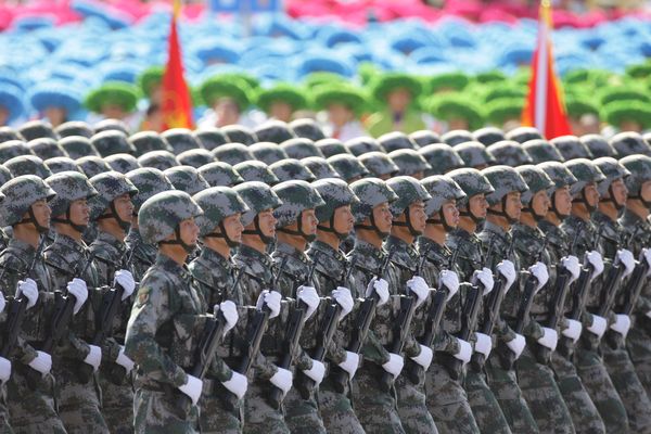 總體看，中國軍隊是稱職的，承擔(dān)了它對這個國家和人民的應(yīng)有責(zé)任。