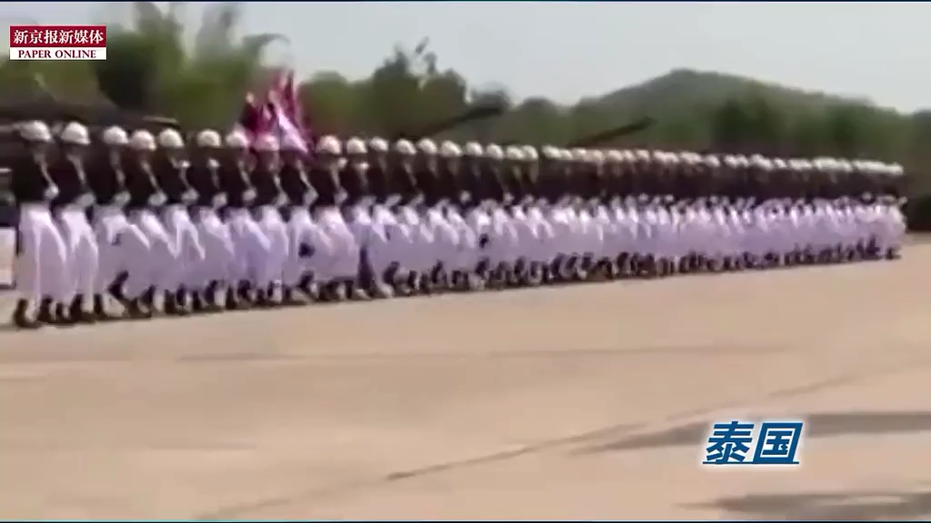 那些年摩托、樹(shù)人、斧頭兵上演的有趣閱兵式